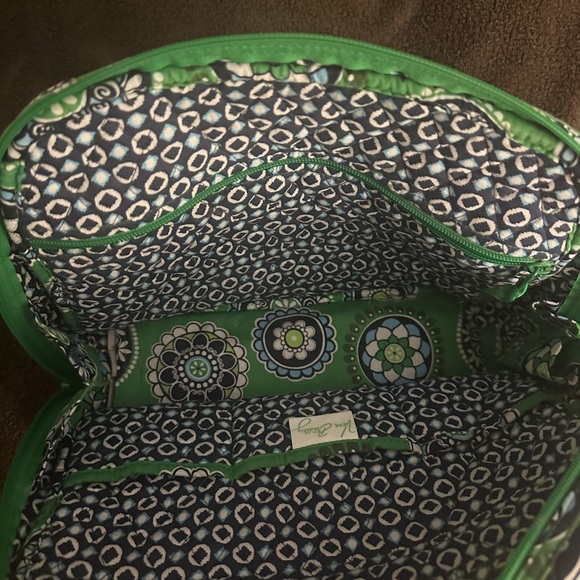 Vera Bradley Green Bowler Bag. Good used condition, few spots as pictured - Picture 2 of 5